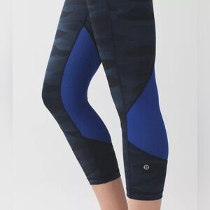 EUC Lululemon Athletica Pace Rival Crops Mini Coast Camouflage Navy Blue Tight 6